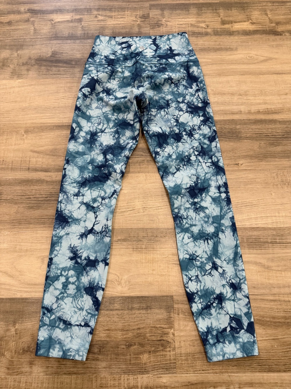 Lululemon Wunder Under High-Rise Leggings – Dual Shibori Blue Tie Dye – Size 4 - Picture 5 of 9